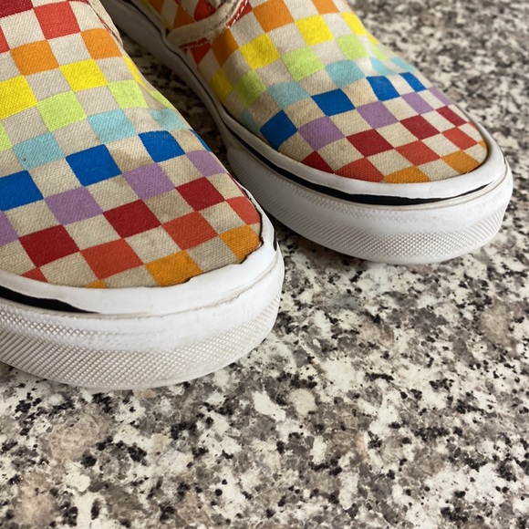 Vans Low Top “Rainbow Checkered” / Size 3 Kids / 500714 - Picture 3 of 11